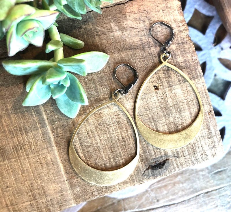 harlow brass earrings | more styles