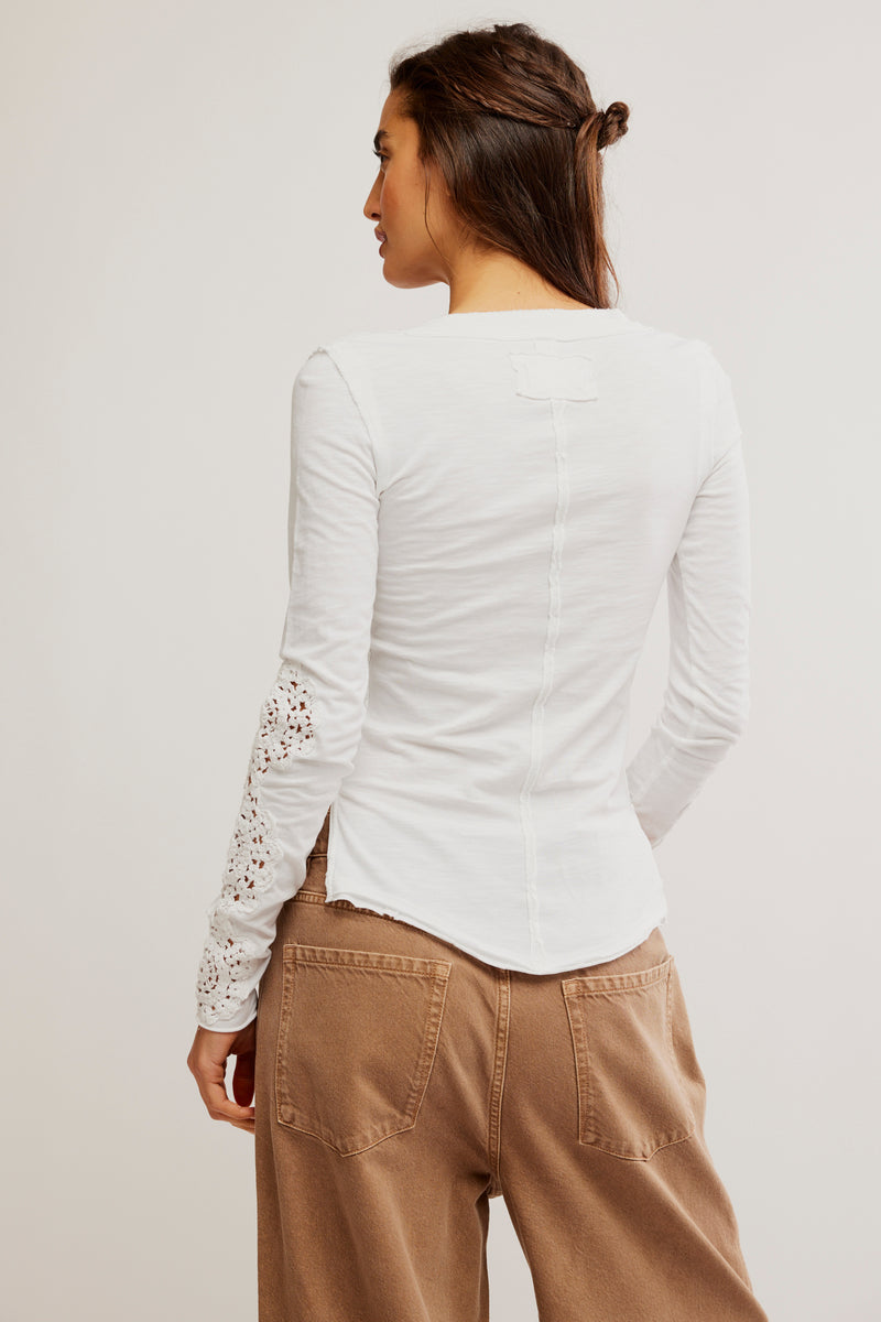 our song henley cuff | white