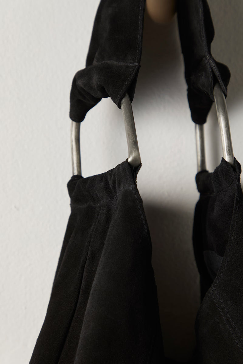 bobbi slouch suede tote | black