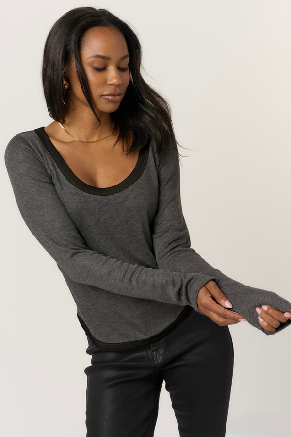 jena contrast neck top | charcoal