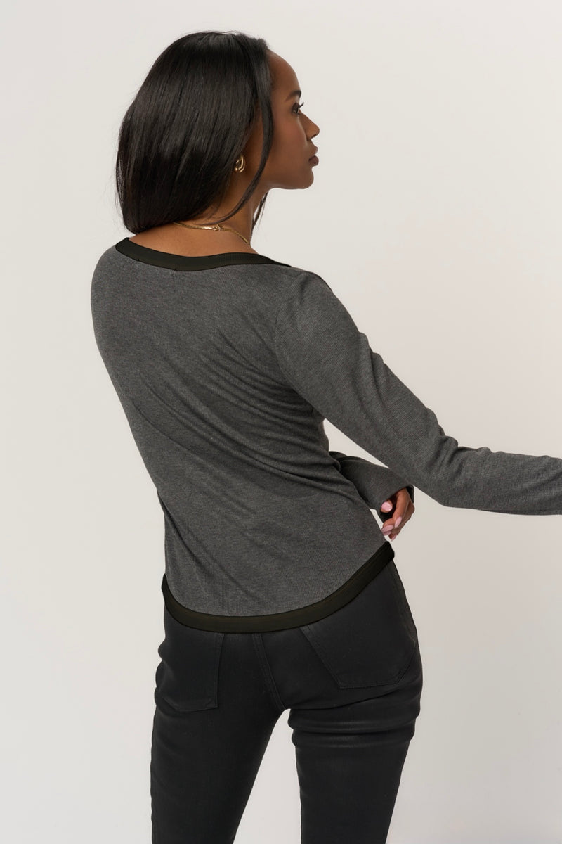 jena contrast neck top | charcoal