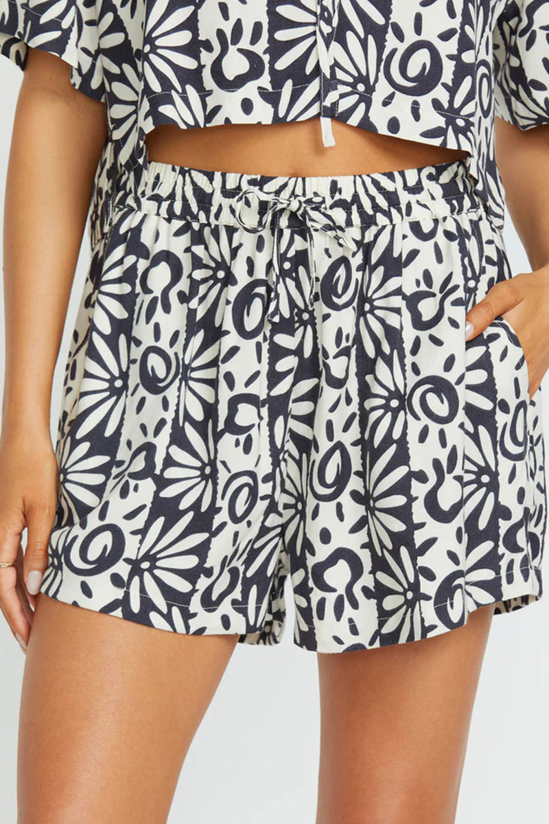 sunflower shorts | black sands