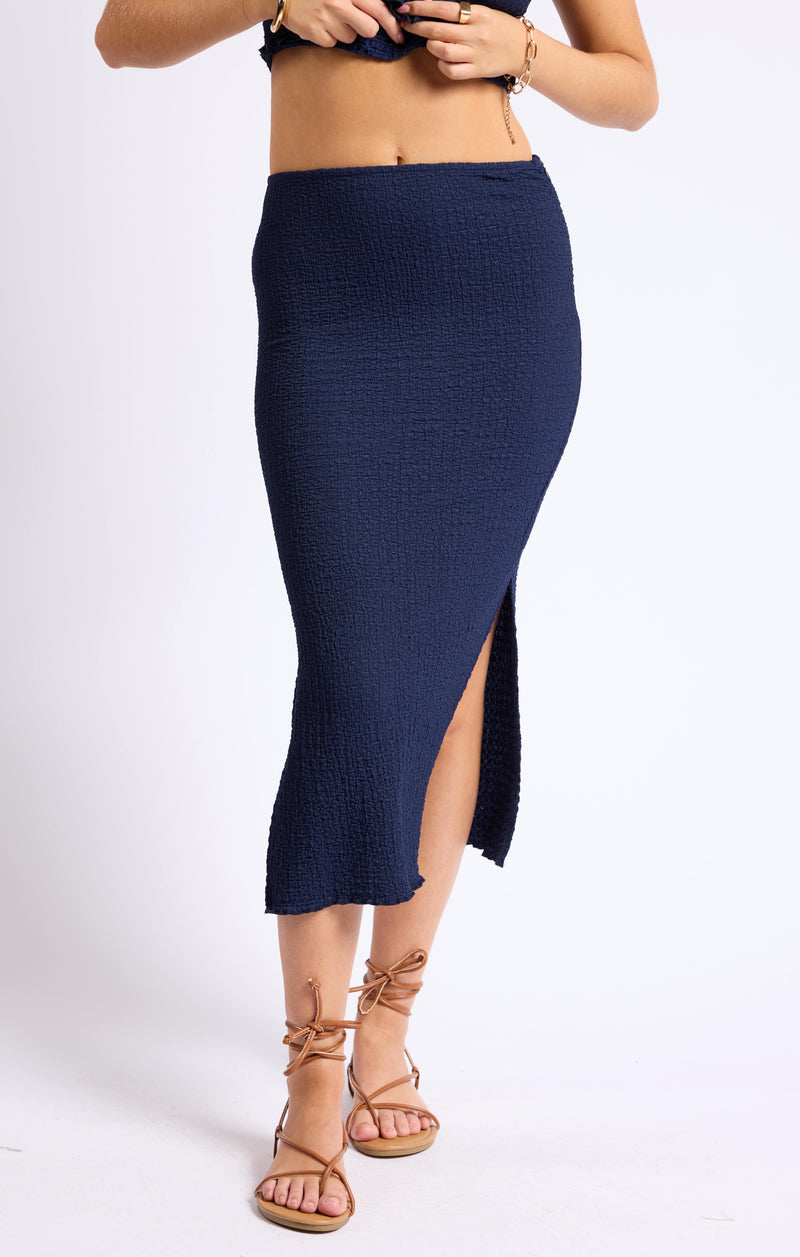 lost border popcorn midi skirt | navy